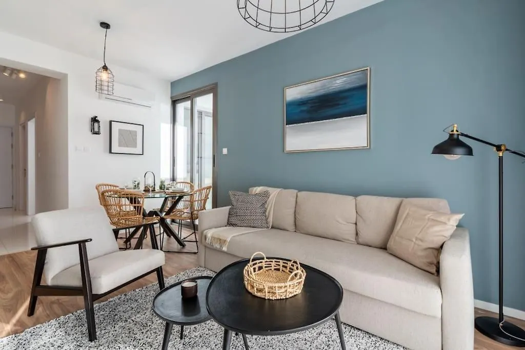 Moon Light 1-Bedroom Apartment In Larnaca