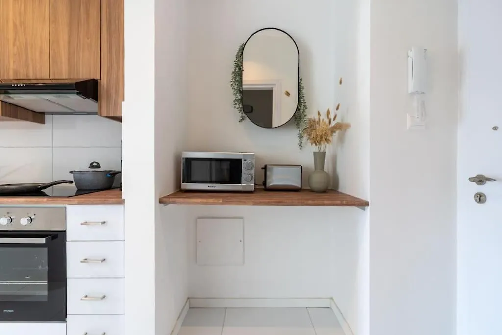 Moon Light 1-Bedroom Apartment In Larnaca