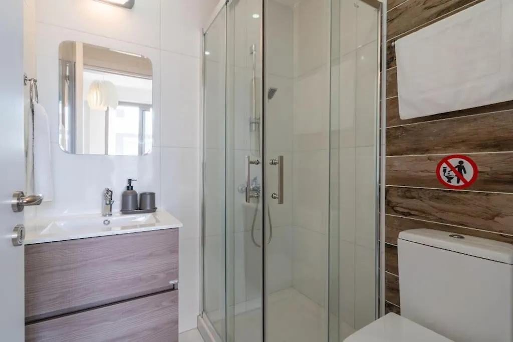 Moon Light 1-Bedroom Apartment In Larnaca