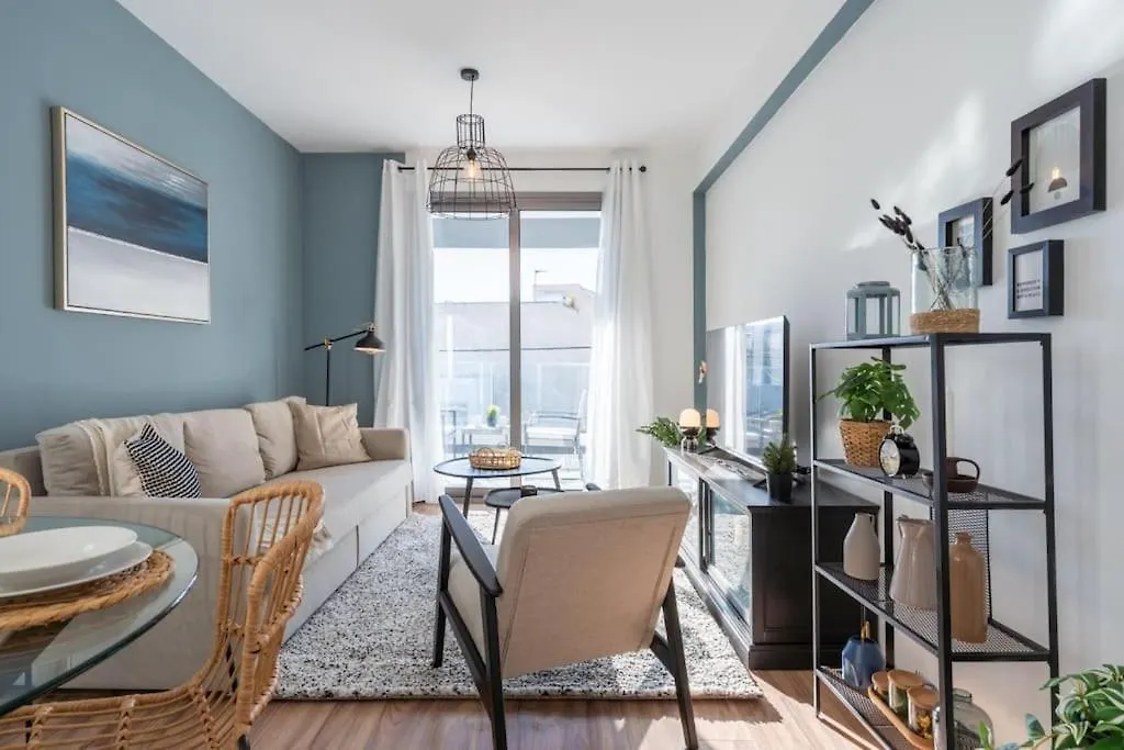 Moon Light 1-Bedroom Apartment In Larnaca