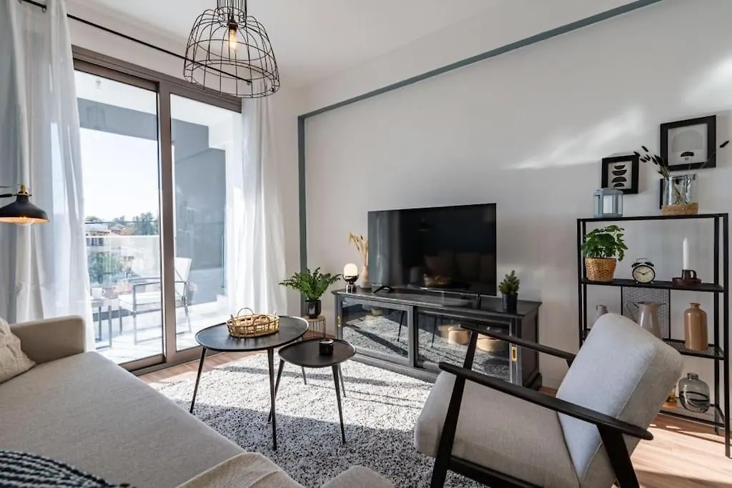 Moon Light 1-Bedroom Apartment In Larnaca