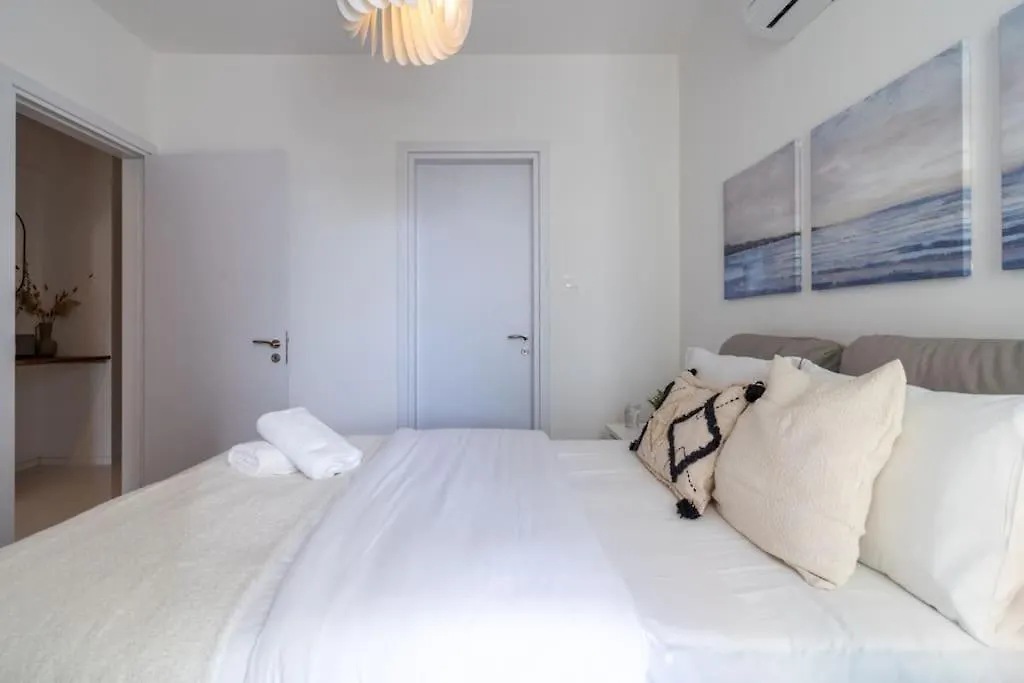 Moon Light 1-Bedroom Apartment In Larnaca Cypr