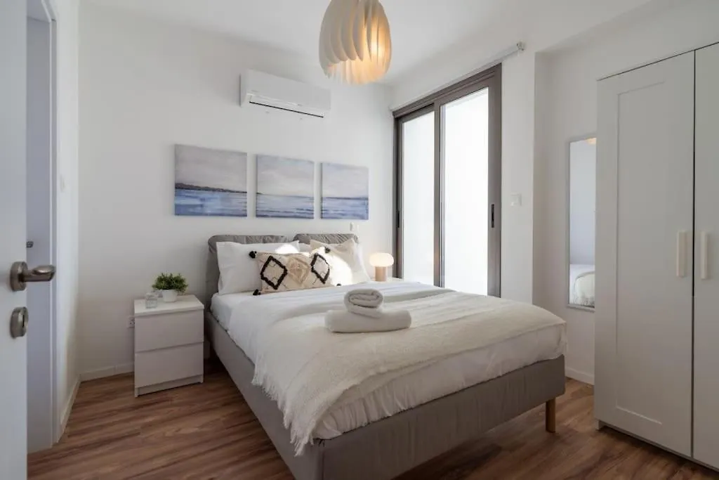 Moon Light 1-Bedroom Apartment In Larnaca Cypr