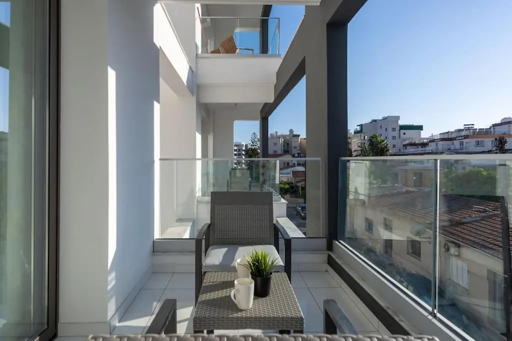 Moon Light 1-Bedroom Apartment In Larnaca